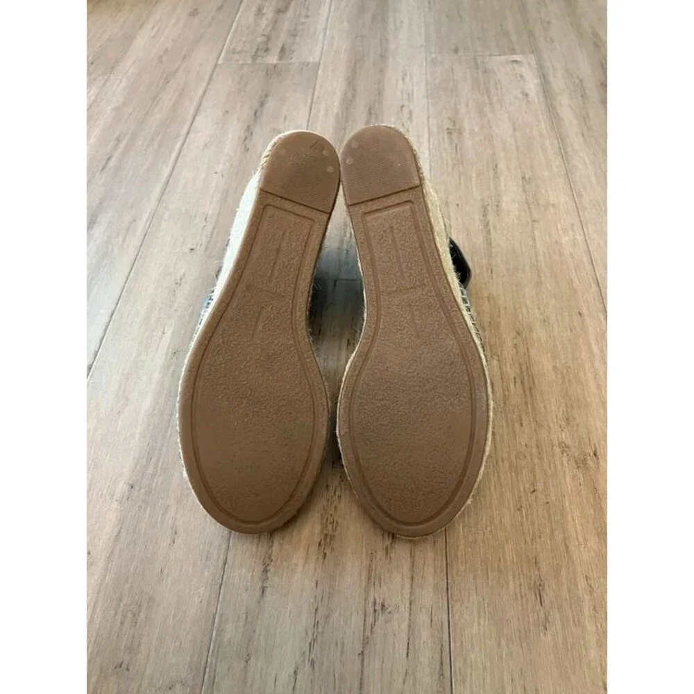 Dolce Vita dark grey suede ankle strap platform women’s heels. Size 7
